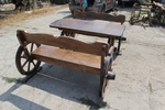 дървена маса с две пейки за механа и кръчма